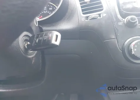 2018 Kia Forte Lx z USA, uszkodzony, nr VIN 3KPFK4A76JE190712